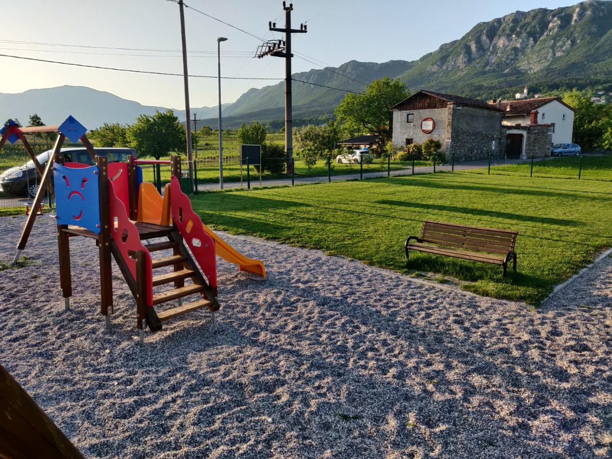 Small House In Vipava Valley Экстерьер фото